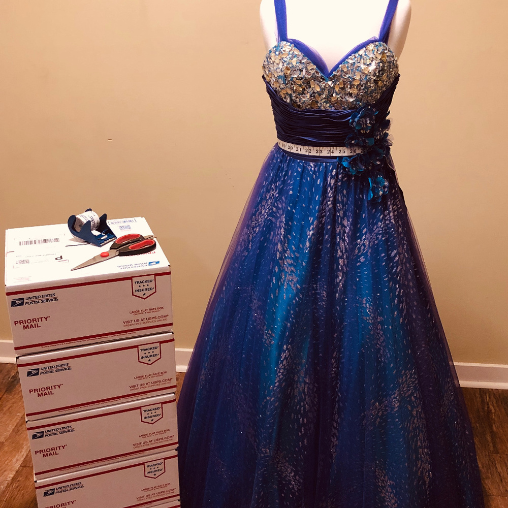 Dress Flipper - Picture 3 of 3